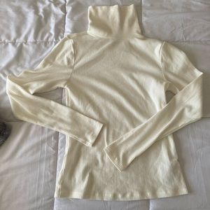Old Navy Cream Turtleneck